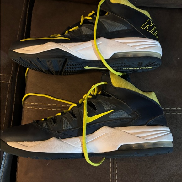 Nike basketball sneakers, 11.5 - Picture 3 of 5